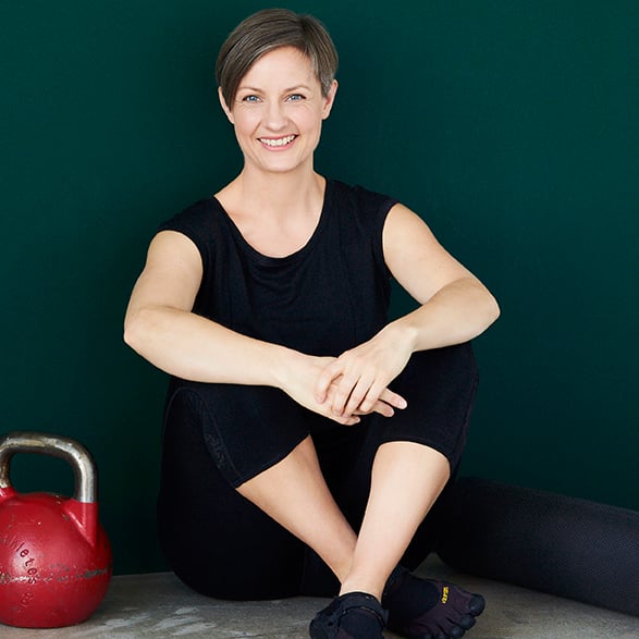Fysioterapeut og rygtræningsspecialist Pernille Springer underviser dig i rygøvelser.